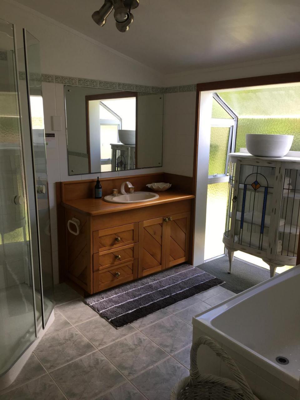 Whangaroa Sunseeker Lodge מראה חיצוני תמונה